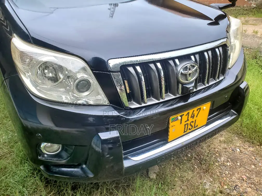 Toyota Land Cruiser Prado 2010 Black