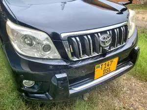 Toyota Land Cruiser Prado 2010 Black