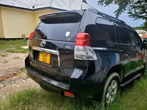 Toyota Land Cruiser Prado 2010 Black