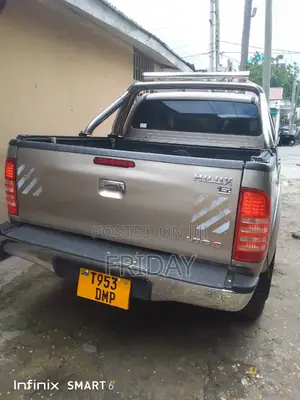 Toyota Hilux 2007 Gold