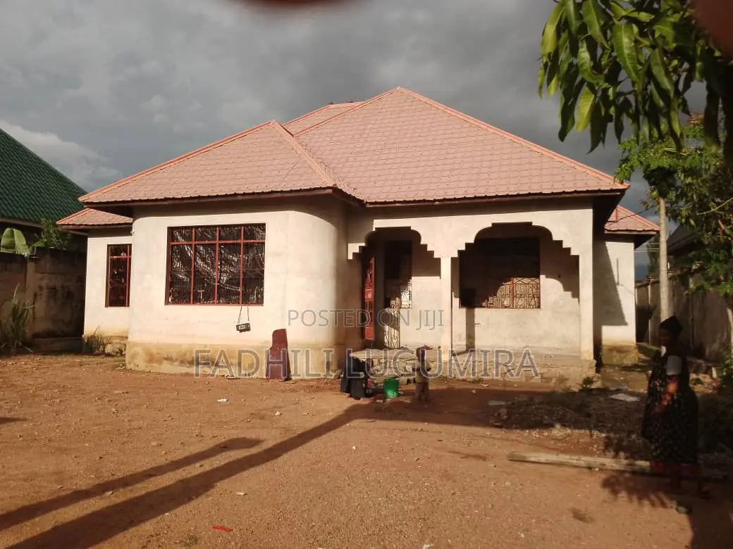 4bdrm House in Taiwan, Nyamongoro for sale