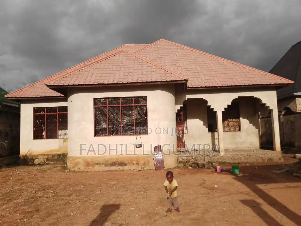 4bdrm House in Taiwan, Nyamongoro for sale