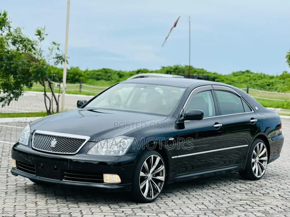 Toyota Crown 2004 Black