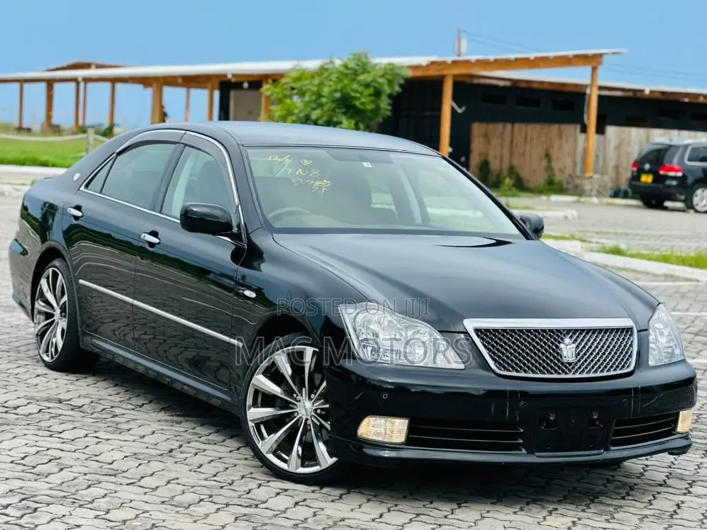 Toyota Crown 2004 Black