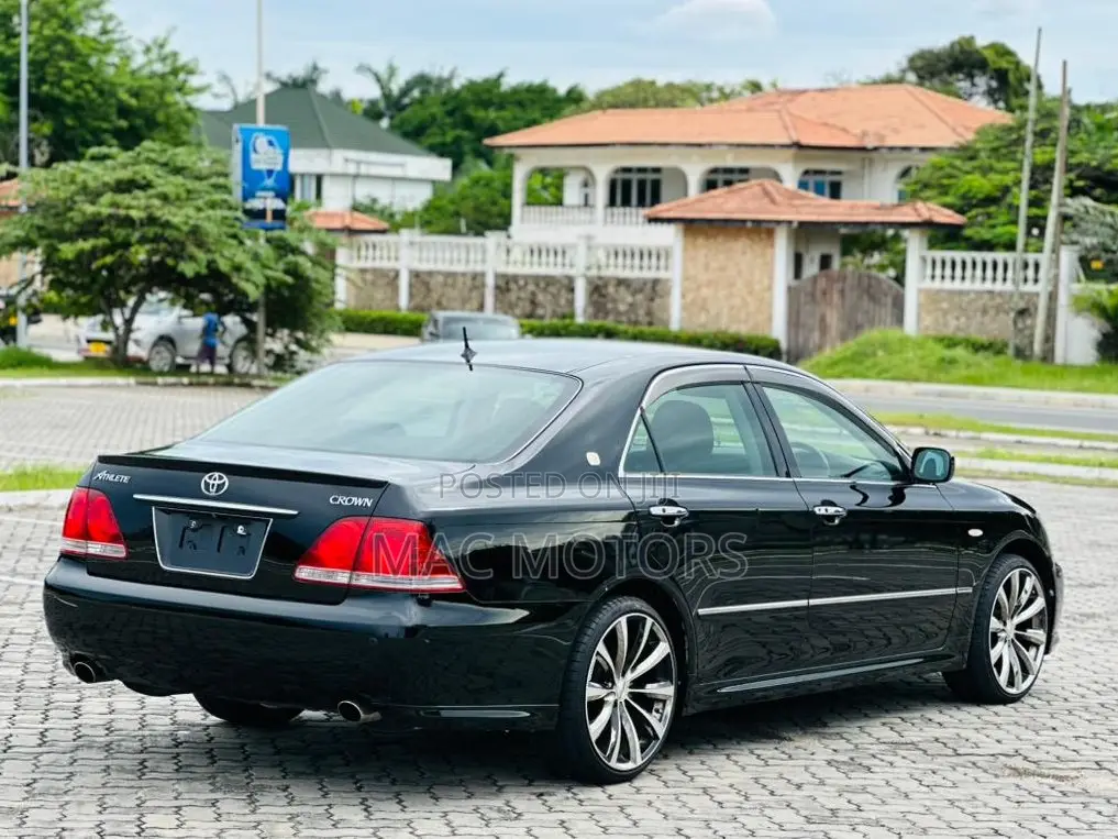 Toyota Crown 2004 Black