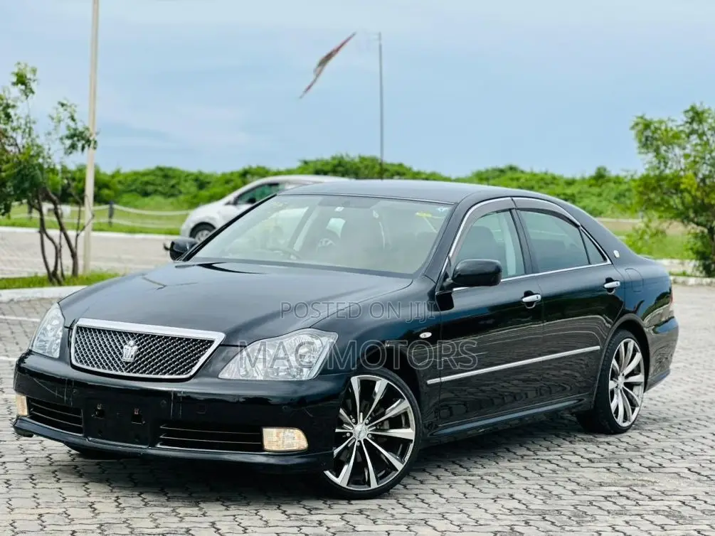 Toyota Crown 2004 Black