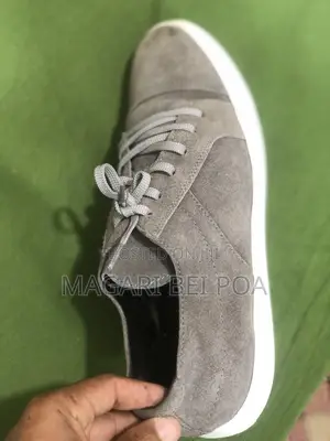 Redfoot Sneaker