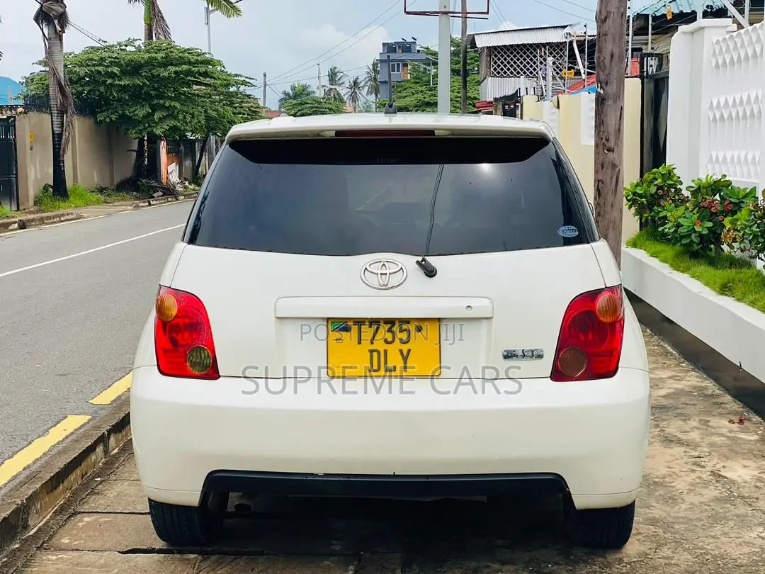 Toyota IST 2004 White
