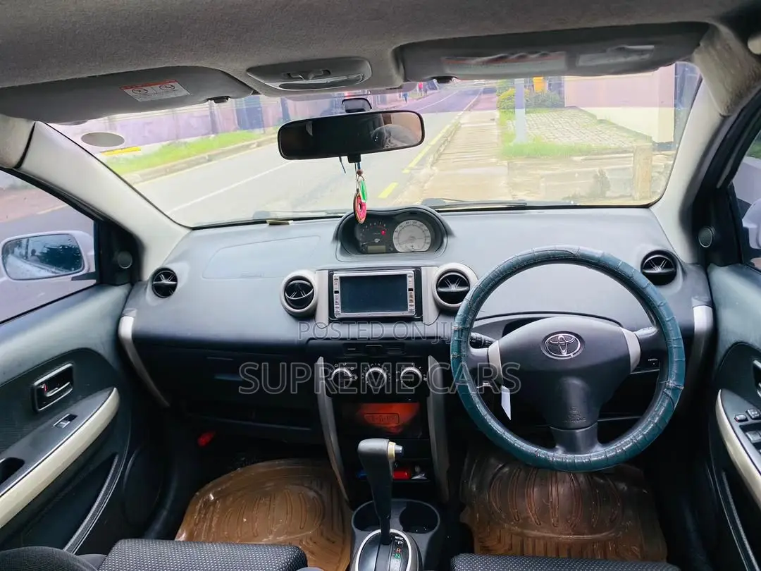 Toyota IST 2004 White