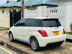 Toyota IST 2004 White