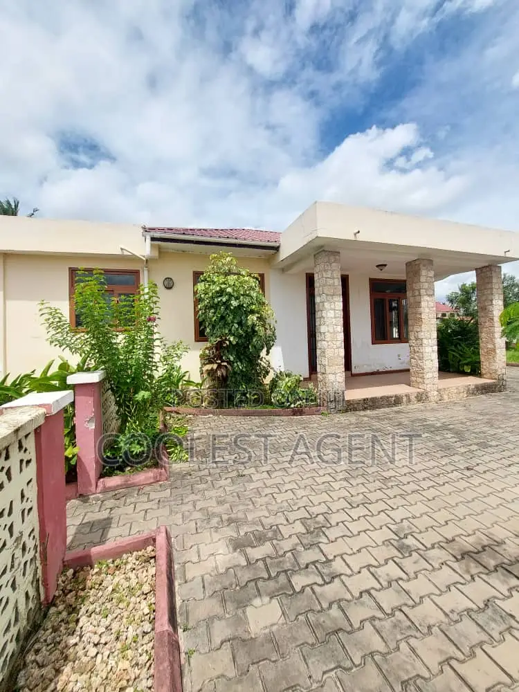 3bdrm House in Tegeta, Kinondoni for sale