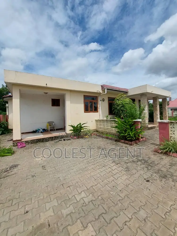 3bdrm House in Tegeta, Kinondoni for sale