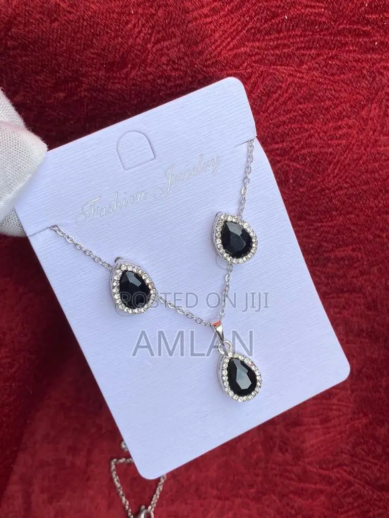 Neckless Jawellery