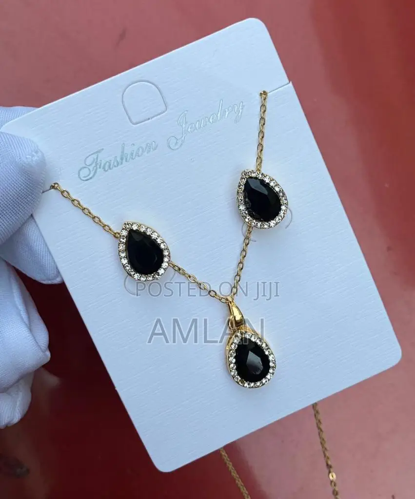 Neckless Jawellery