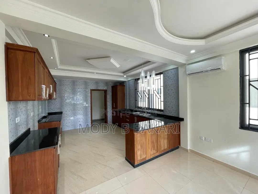 4bdrm Villa in Oyster Bay for rent