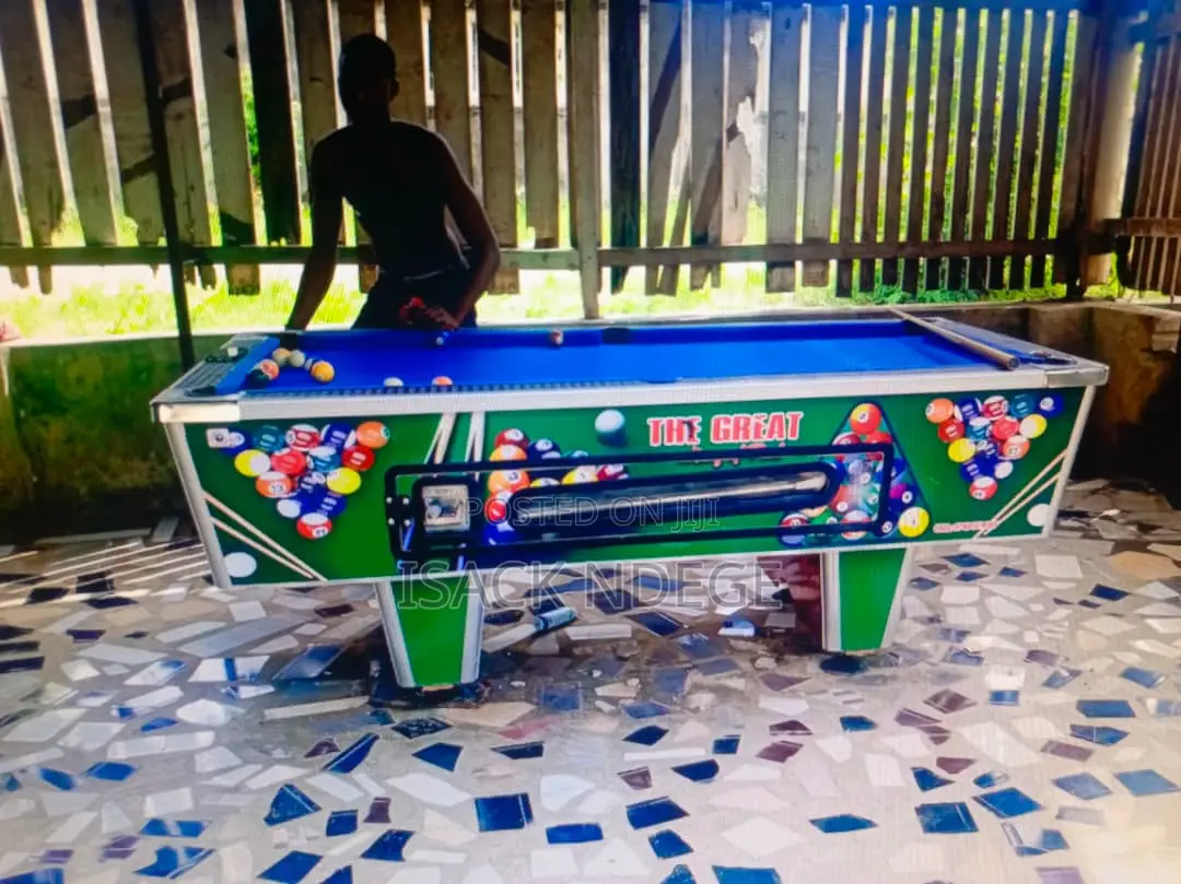 Pool Table Limetumika Mwezi