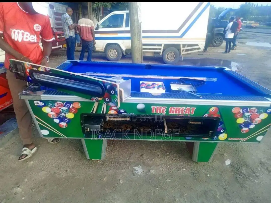 Pool Table Limetumika Mwezi