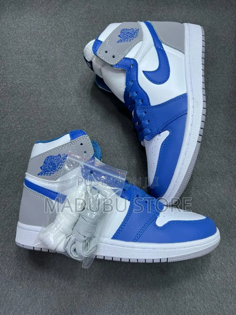 Men's Classic Sneakers