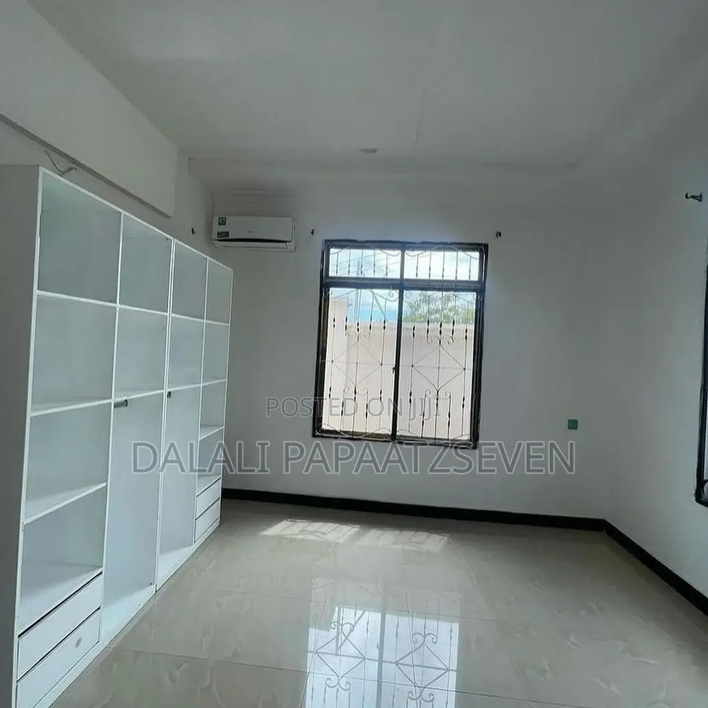 3bdrm House in Dalalipapaatzseven, Kinondoni for rent