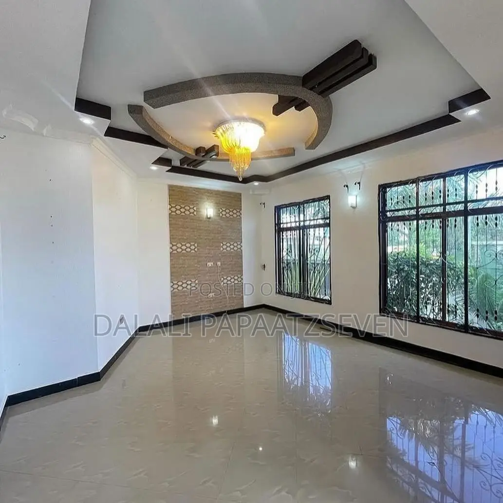 3bdrm House in Dalalipapaatzseven, Kinondoni for rent