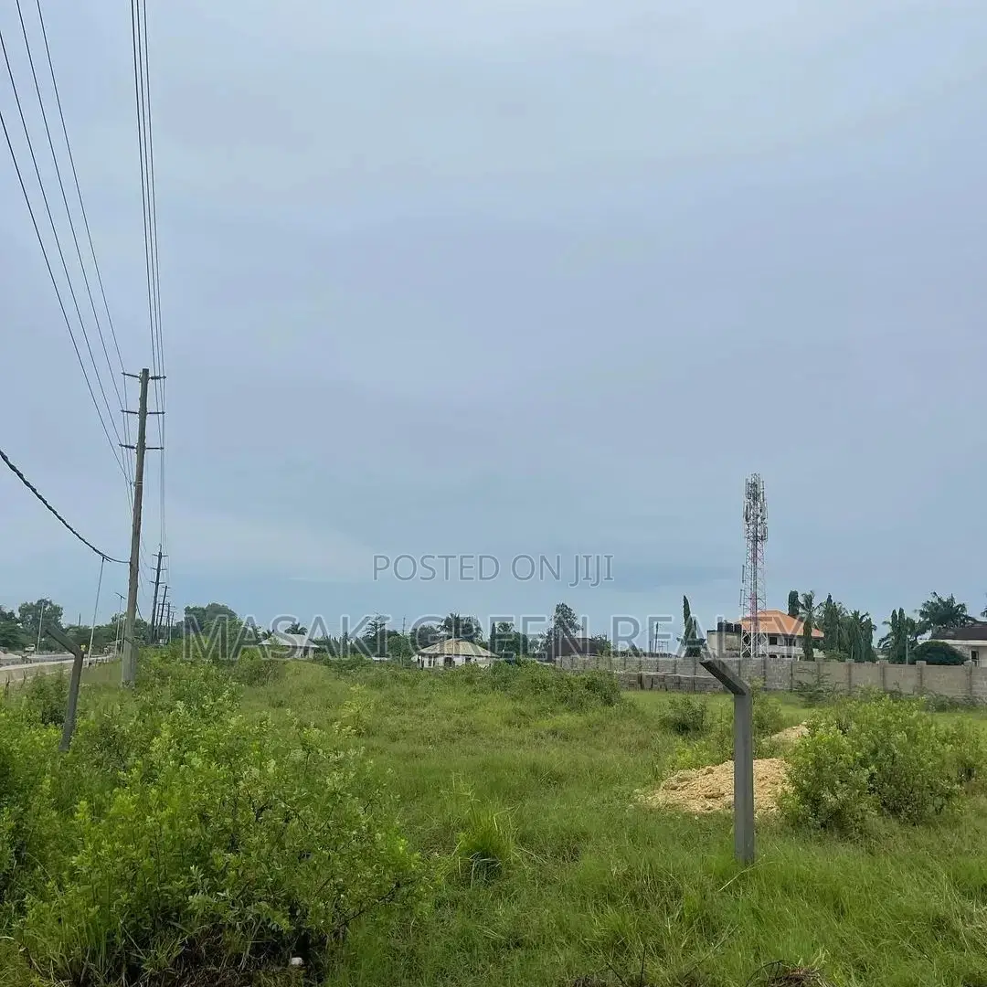 1100 Plot for Sale at Bahari Beach