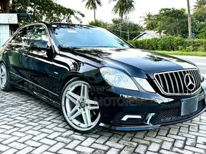 Mercedes-Benz E250 2011 Black