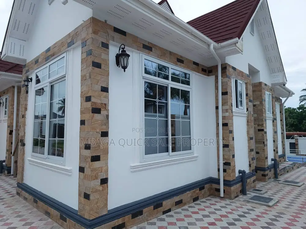 5bdrm Bungalow in Goba  Kwa  Awadh for sale