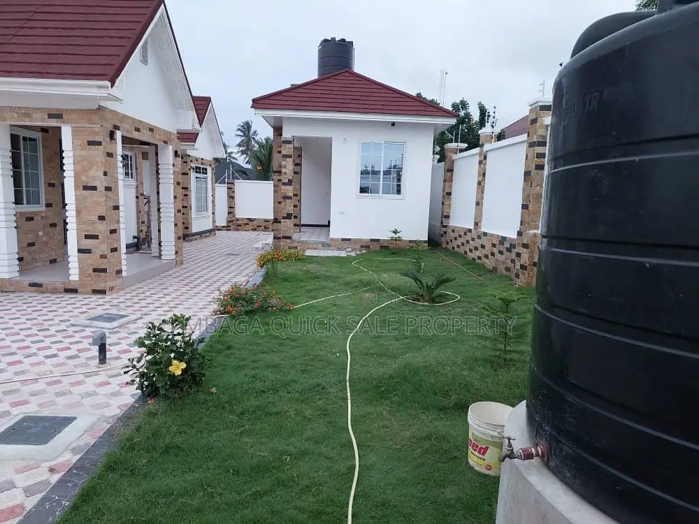 5bdrm Bungalow in Goba  Kwa  Awadh for sale