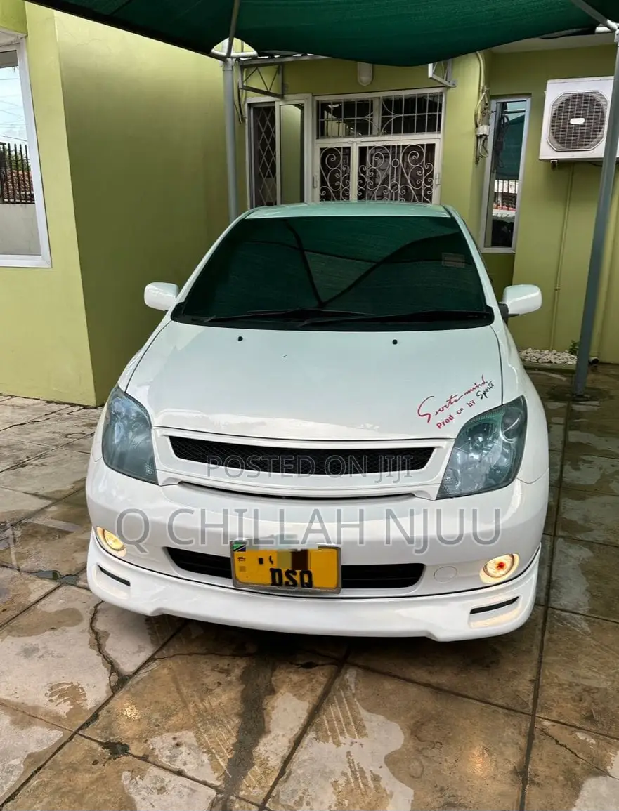 Toyota IST 2005 White