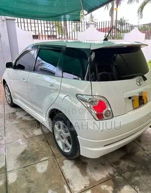 Toyota IST 2005 White