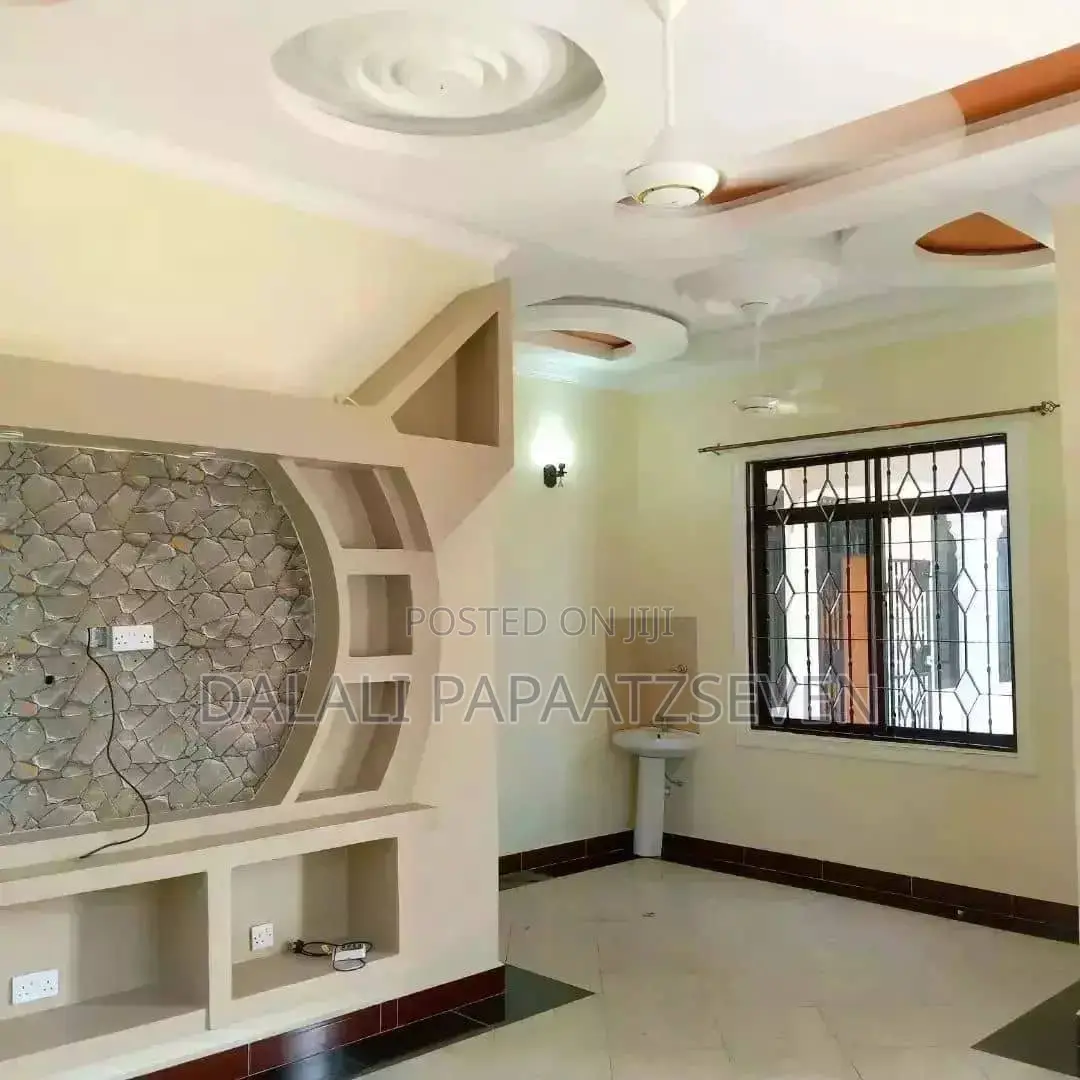 2bdrm Apartment in Dalalipapaatzseven, Bunju for rent