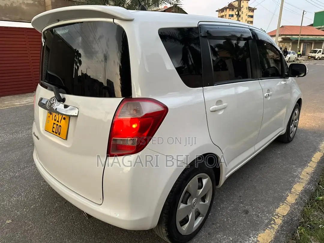 Toyota Ractis 2017 White
