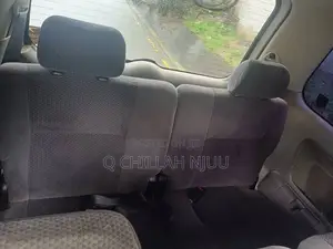 Toyota Voxy 2001 Silver