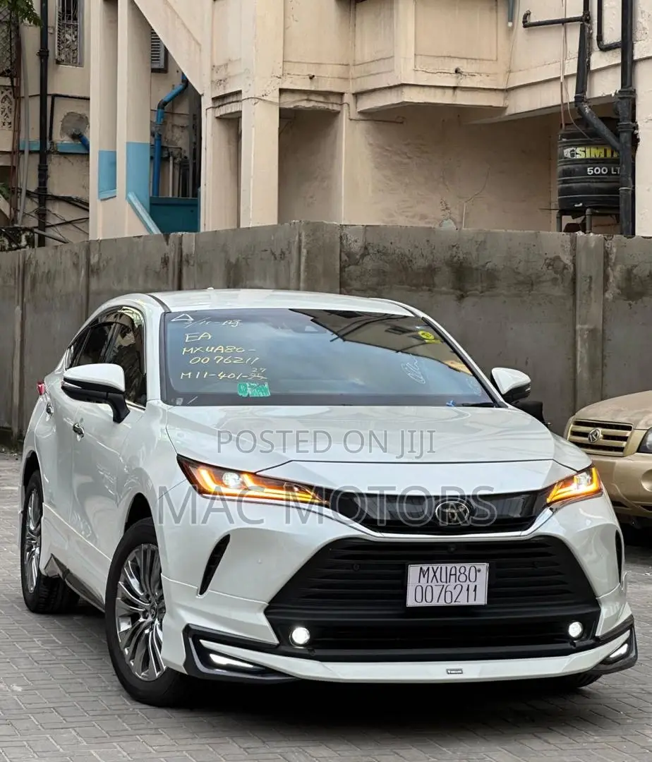Toyota Harrier 2022 White