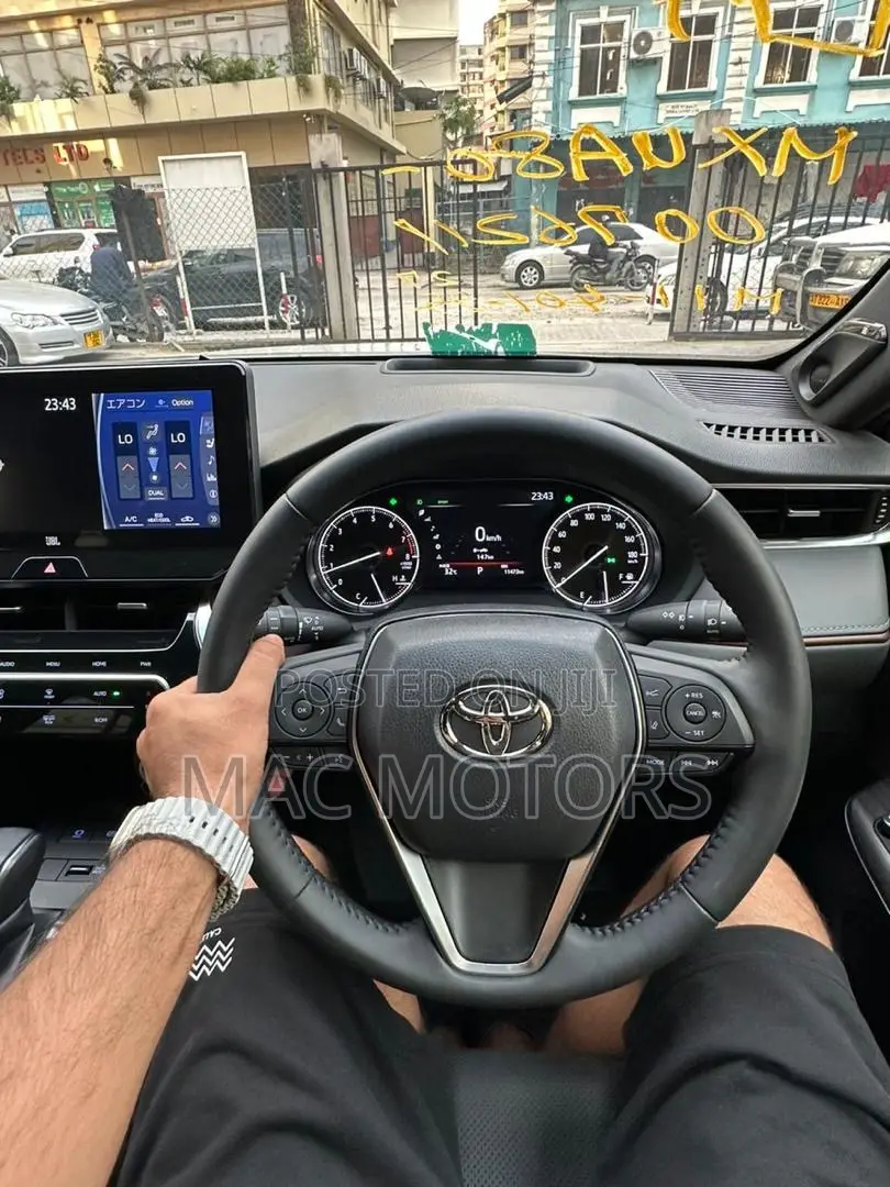 Toyota Harrier 2022 White