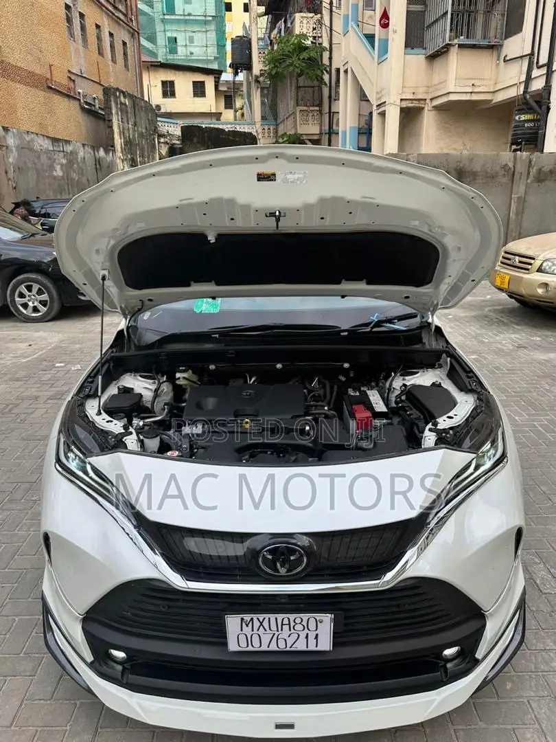 Toyota Harrier 2022 White