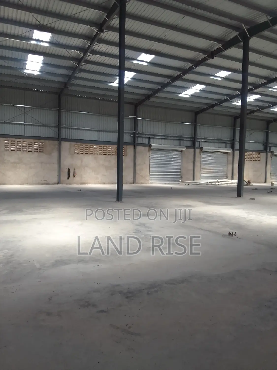 Warehouse in Tegeta SQM 2400