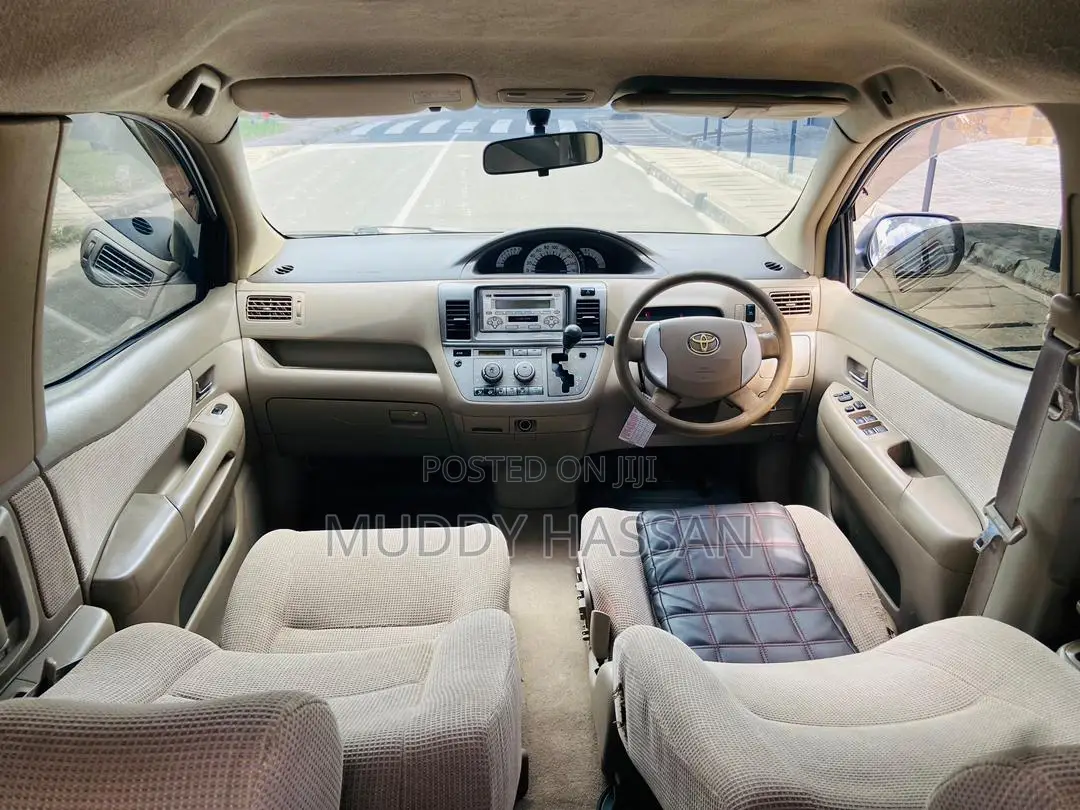 Toyota Raum 2005 Silver