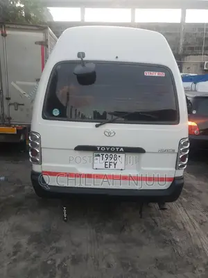 Toyota HiAce 1999 White