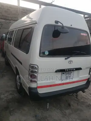 Toyota HiAce 1999 White