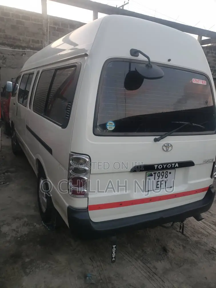 Toyota HiAce 1999 White