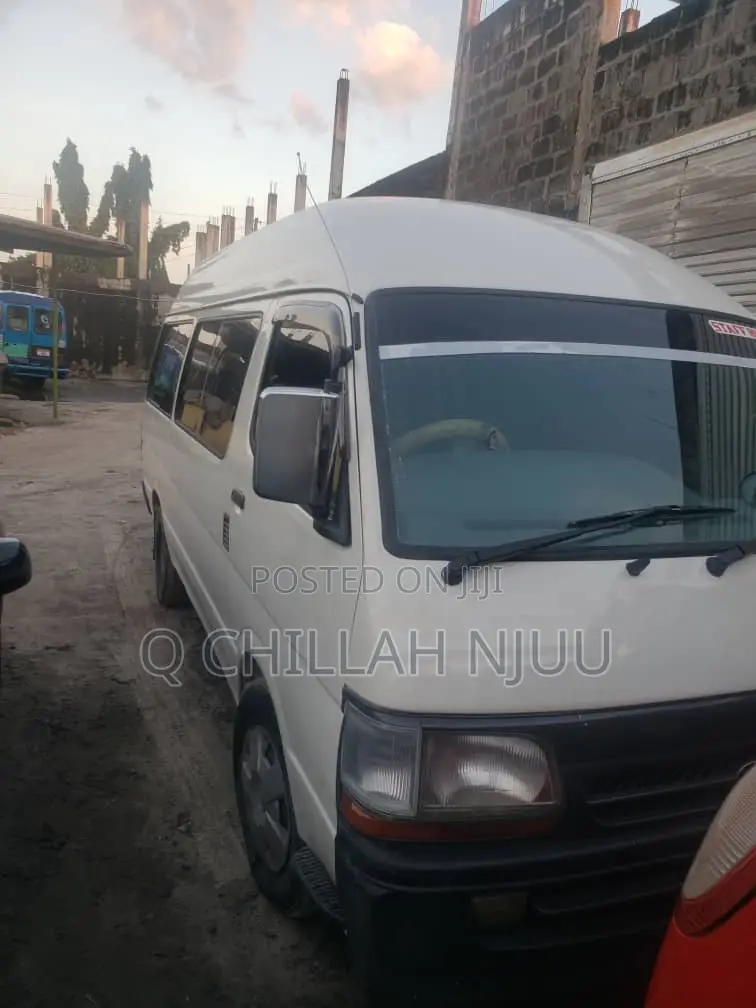 Toyota HiAce 1999 White