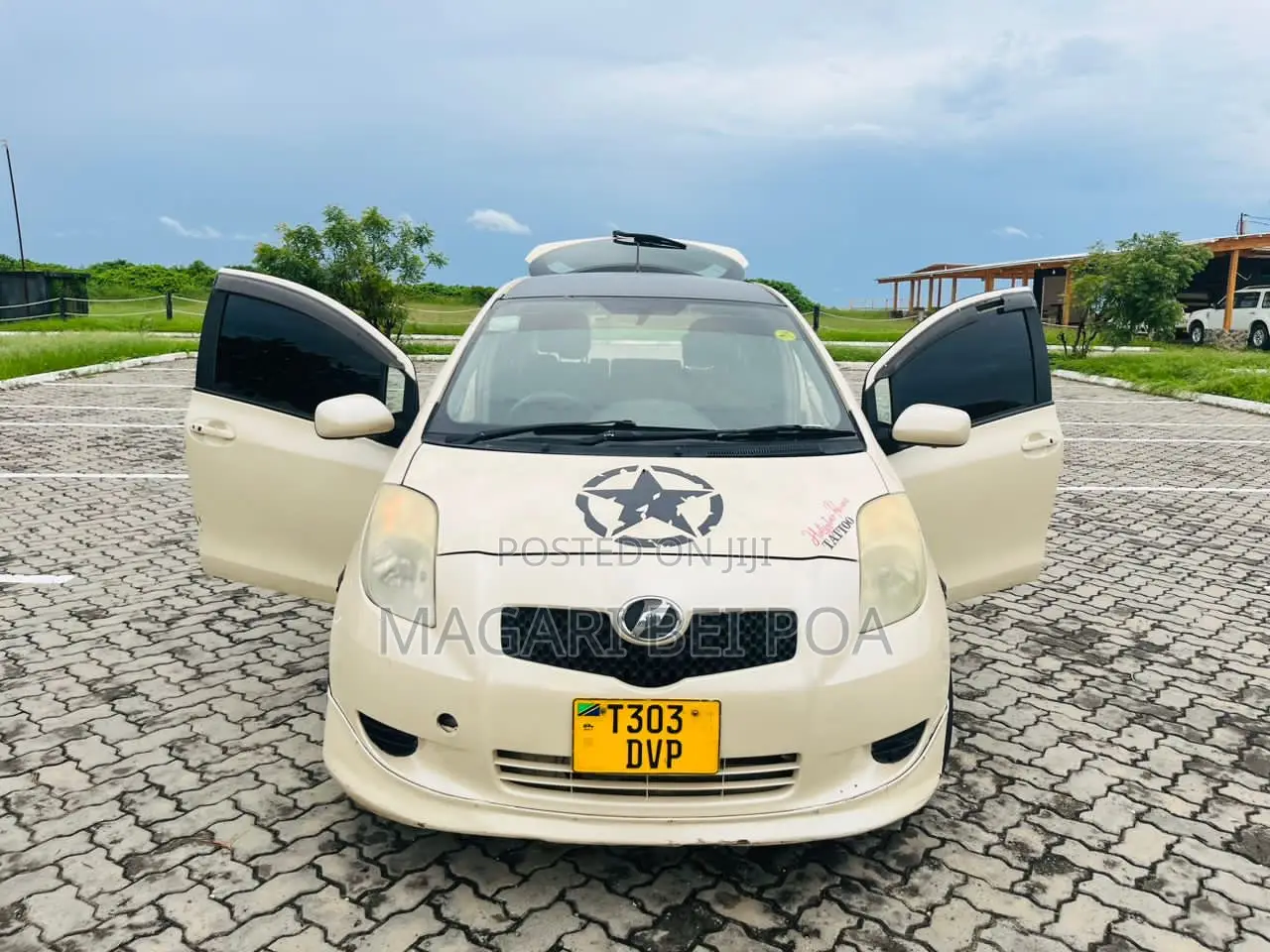 Toyota Vitz 2006 Ivory