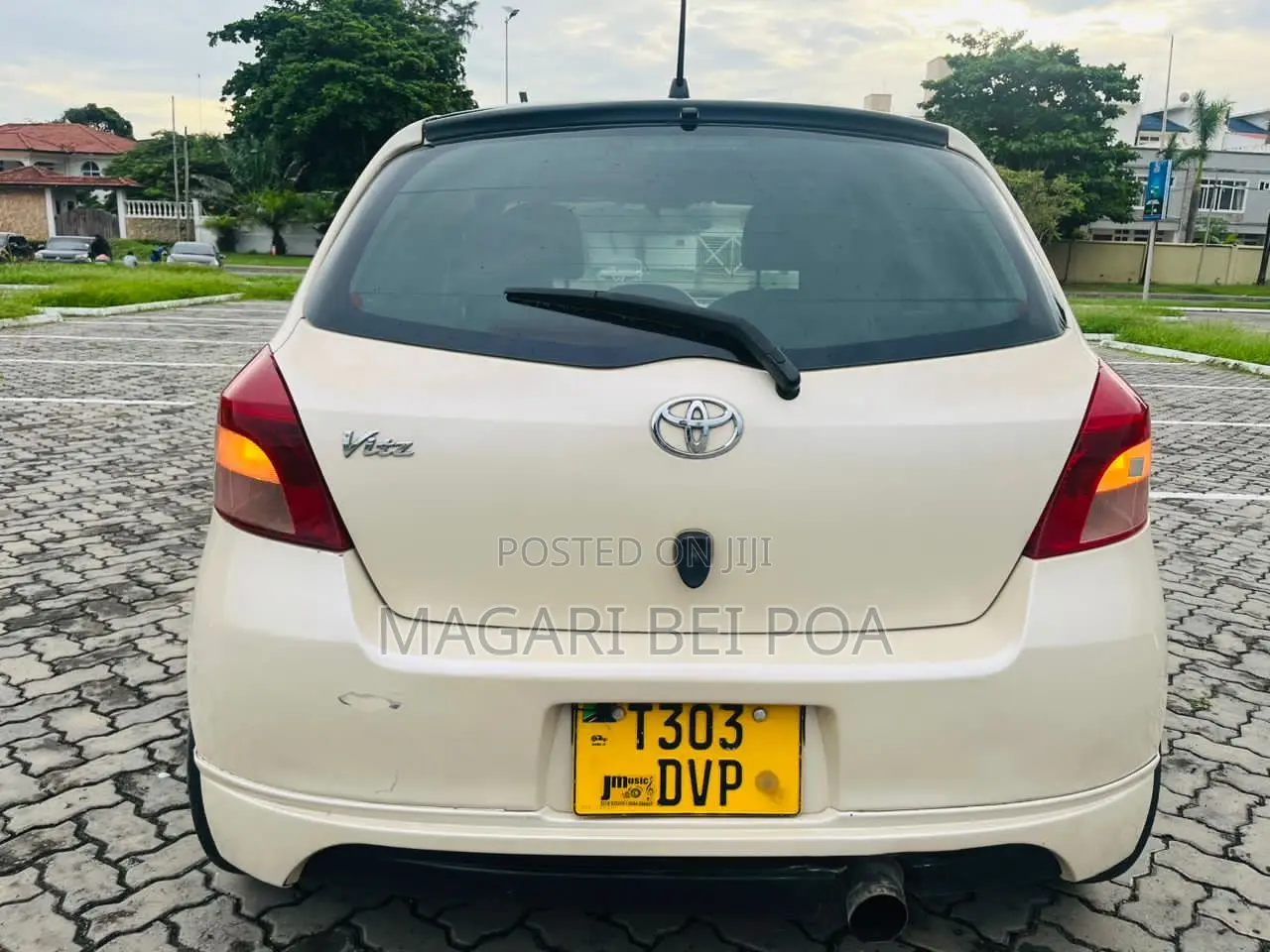 Toyota Vitz 2006 Ivory