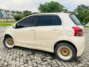 Toyota Vitz 2006 Ivory