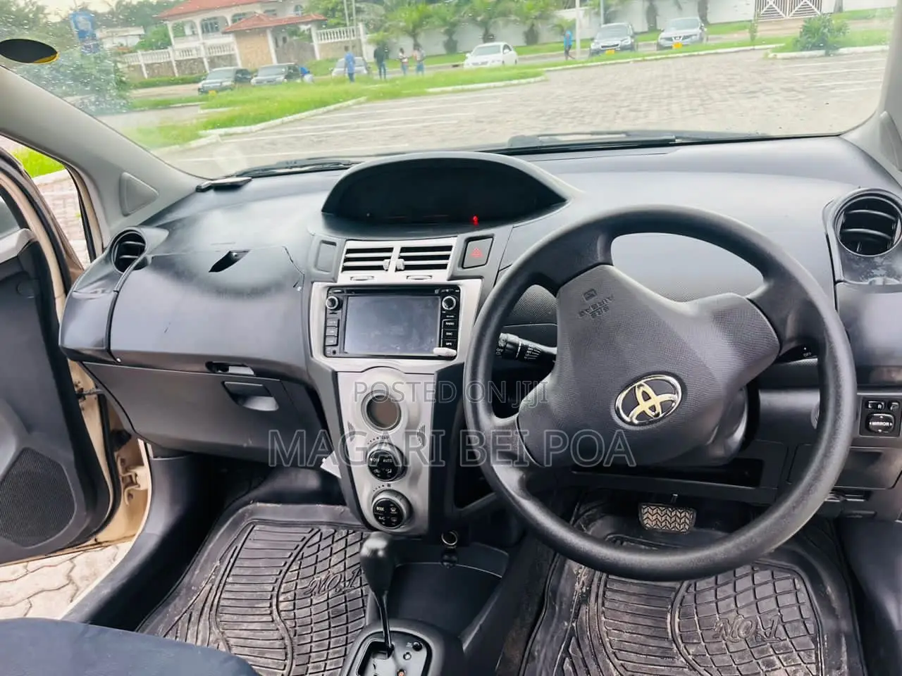 Toyota Vitz 2006 Ivory