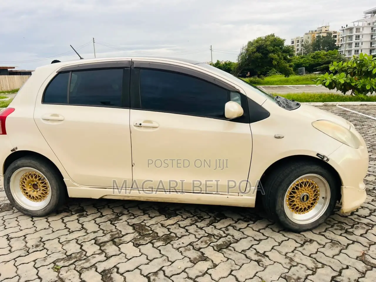 Toyota Vitz 2006 Ivory