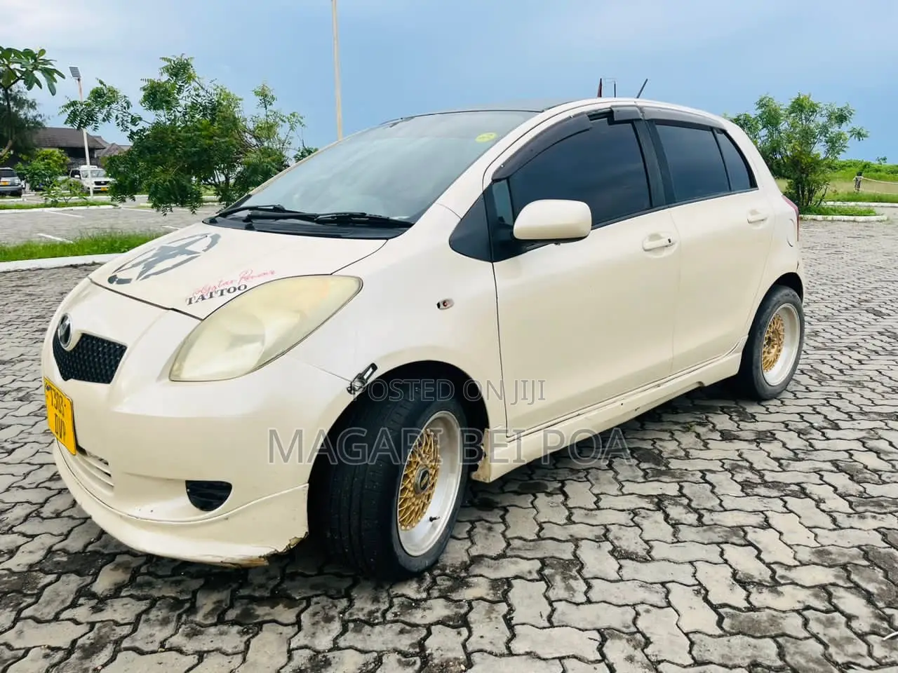 Toyota Vitz 2006 Ivory