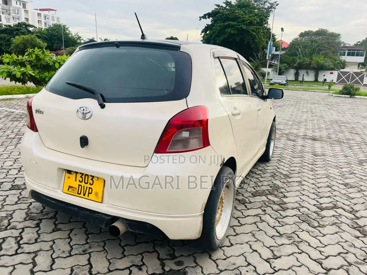 Toyota Vitz 2006 Ivory