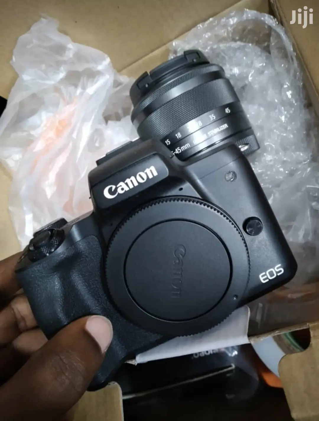 Canon M50
